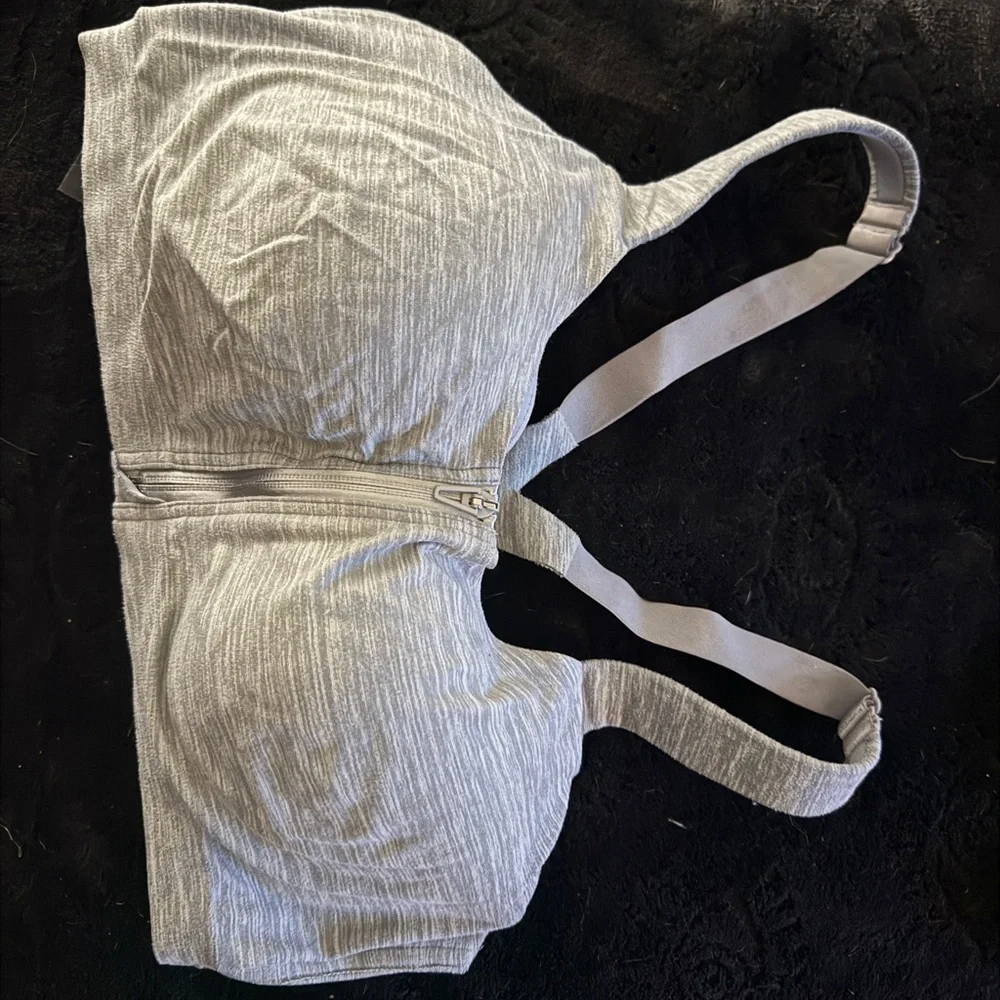 Bundle of Four Victorias Secret Sports Bras - Picture 4 of 9